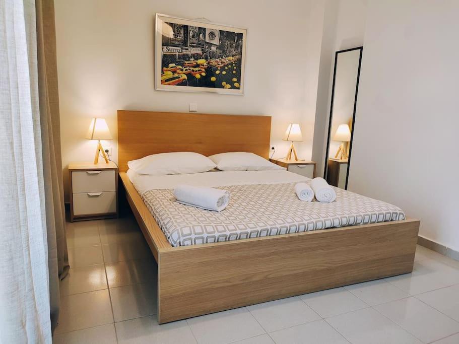 Maisonette Center *